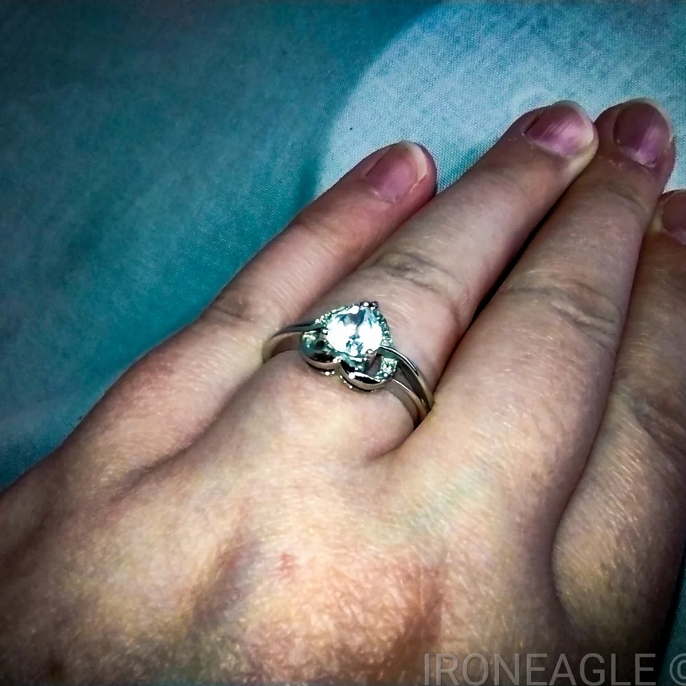 White Sapphire Silver Heart Ring - Picture 4 of 5